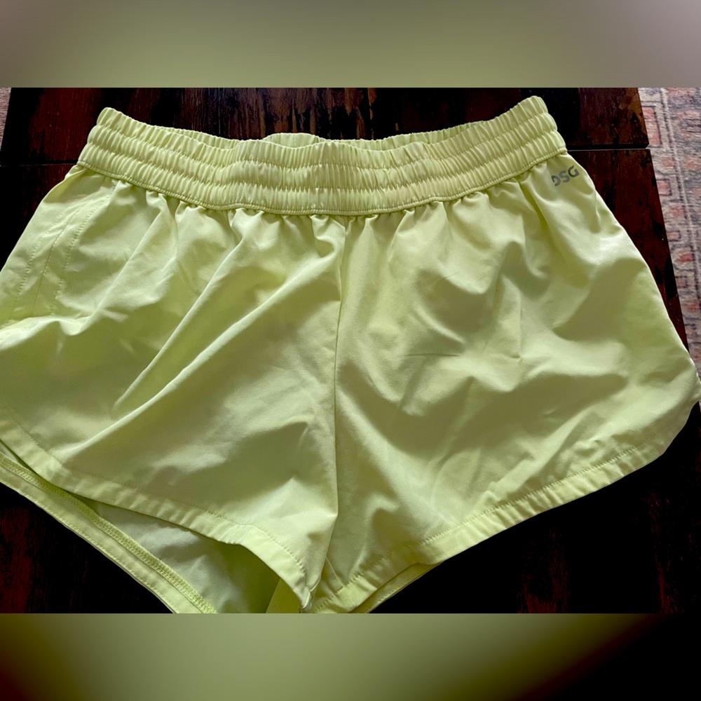 DSG women’s yellow shorts, excellent condition!